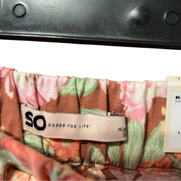 🟣SO Floral Ruffle Shorts – Size Large - Picture 3 of 3